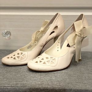 Steve Madden, cream color, size 7 pumps